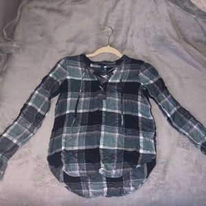 Aeropostale plaid V-cut shirt